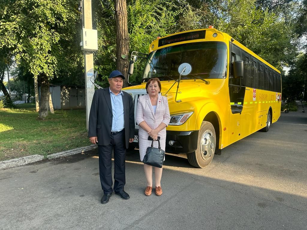 Управление образования города Алматы запустили новые комфортабельные школьные автобусы.