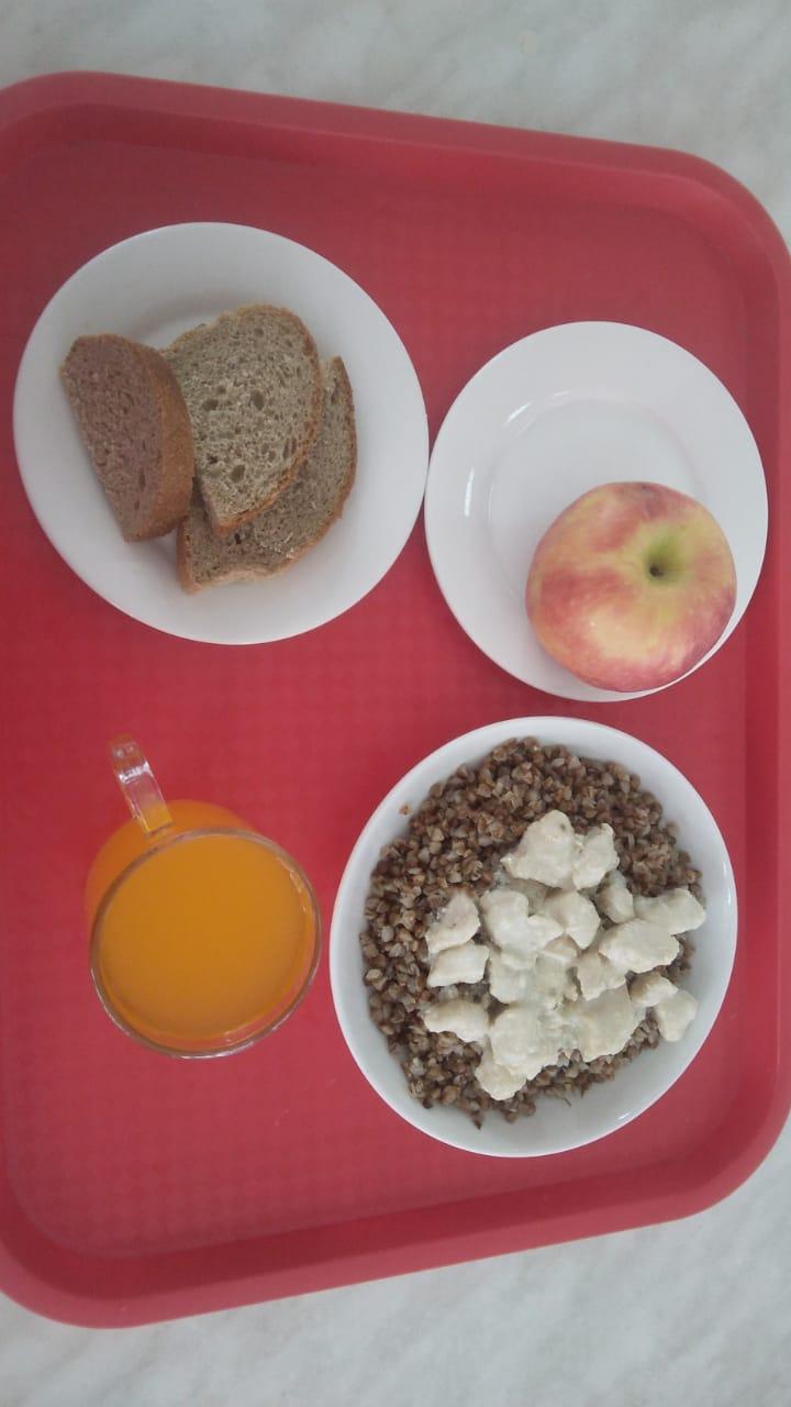 Тегін тамақтануды ұйымдастырудан көрініс.