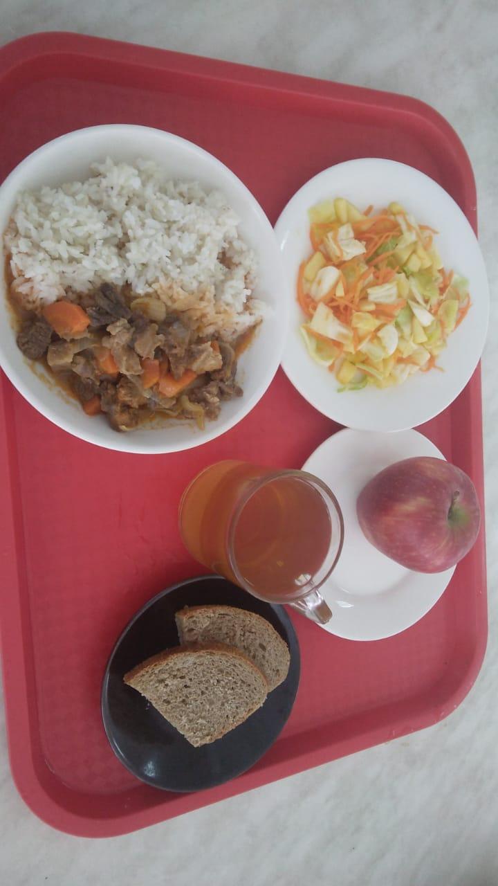 Тегін тамақтануды ұйымдастырудан көрініс.