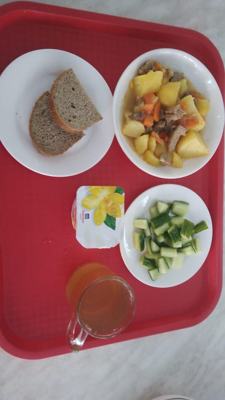 Тегін тамақтануды ұйымдастырудан көрініс.