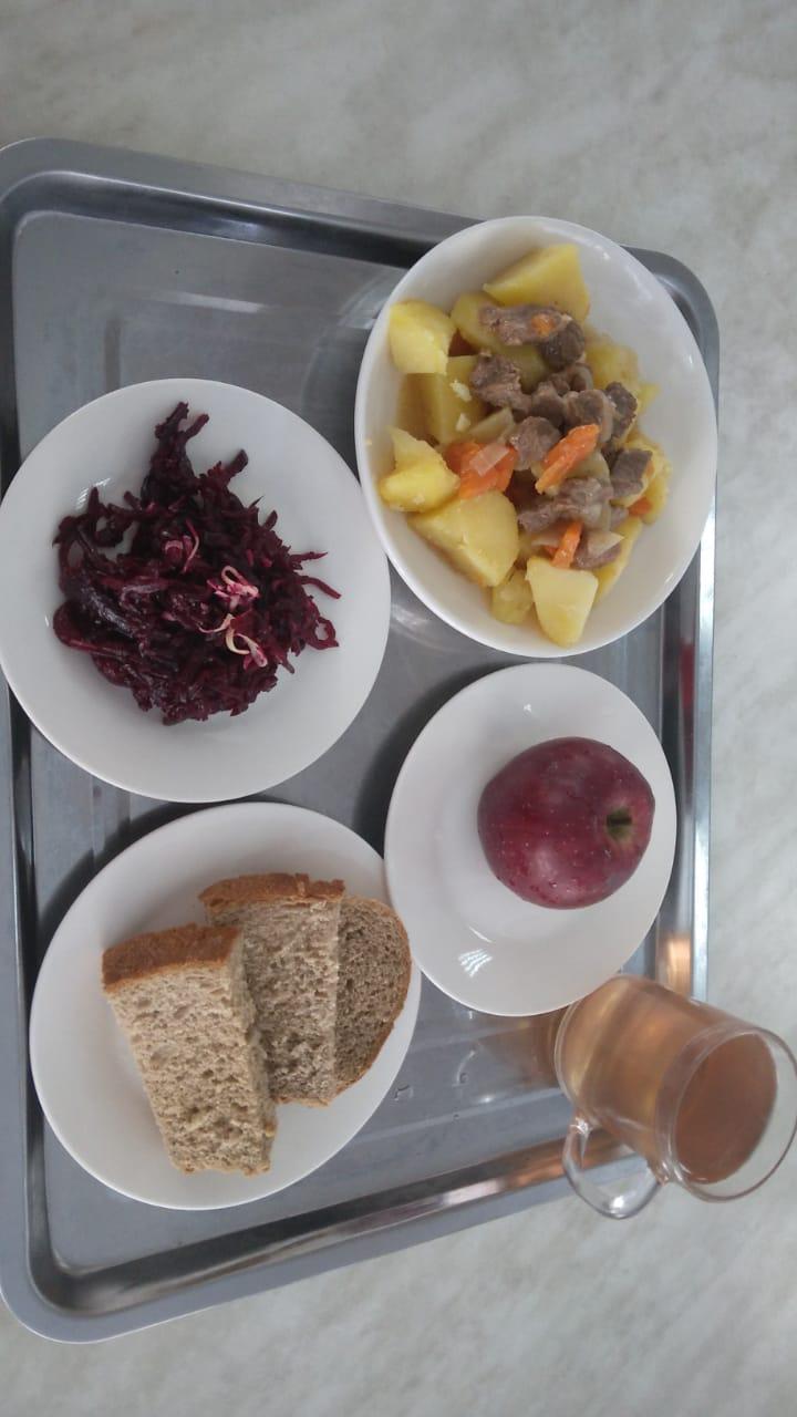 Тегін тамақтануды ұйымдастырудан көрініс.