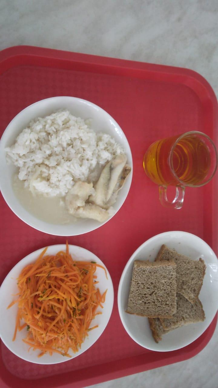 Тегін тамақтануды ұйымдастырудан көрініс.